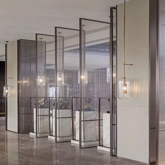 壁コーナーのプロテクターとしてのステンレススチールトリム